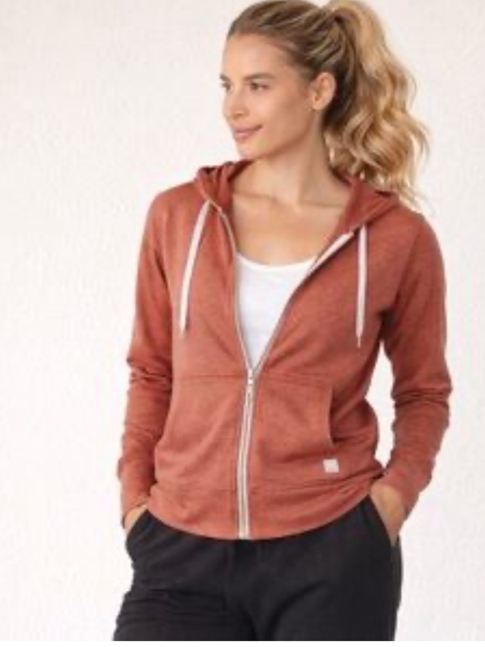 Vuori Women's Zip-Up Hoodie in Dusty Rose